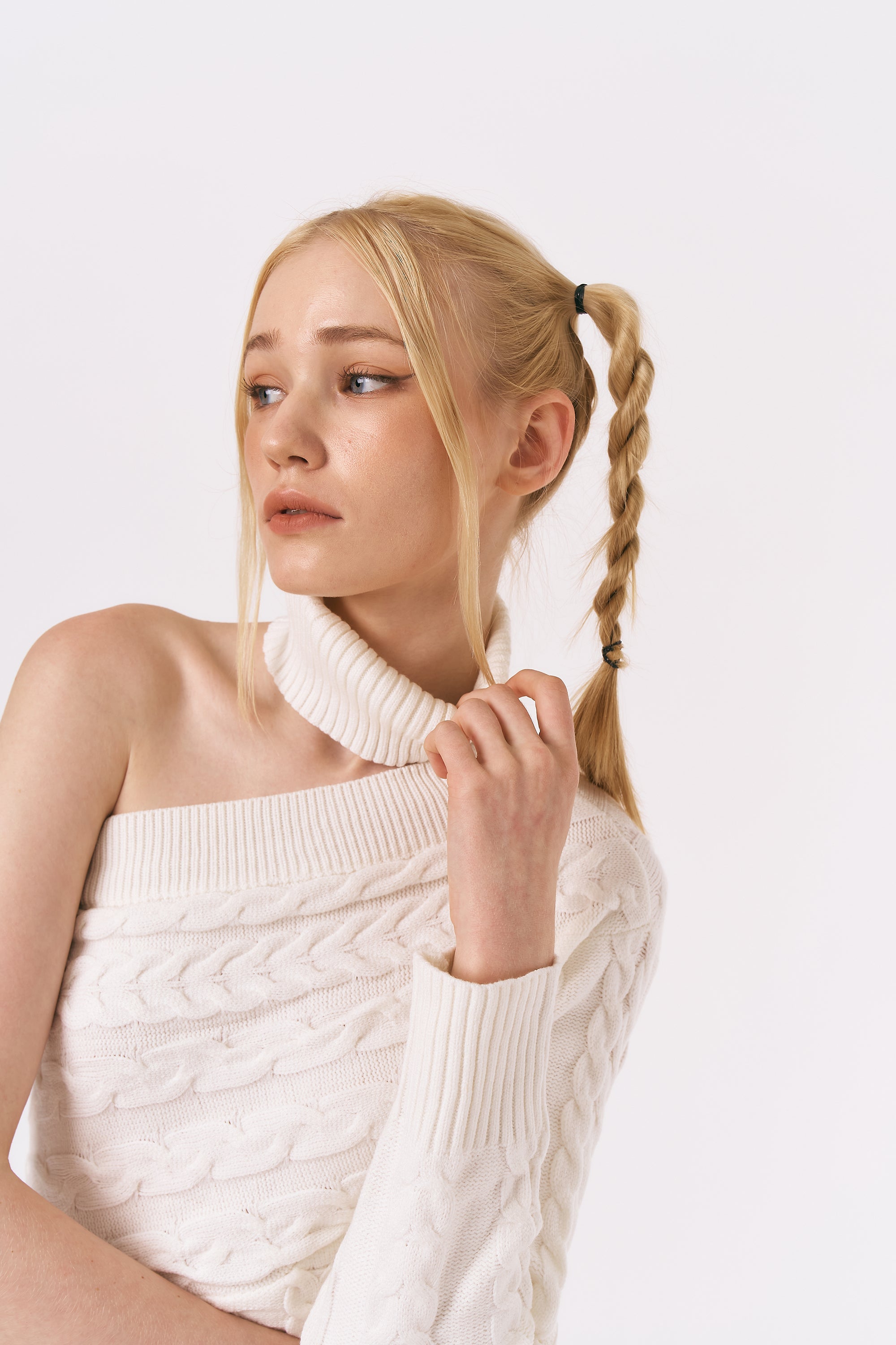 Lucia Oneshoulder Sweater Top