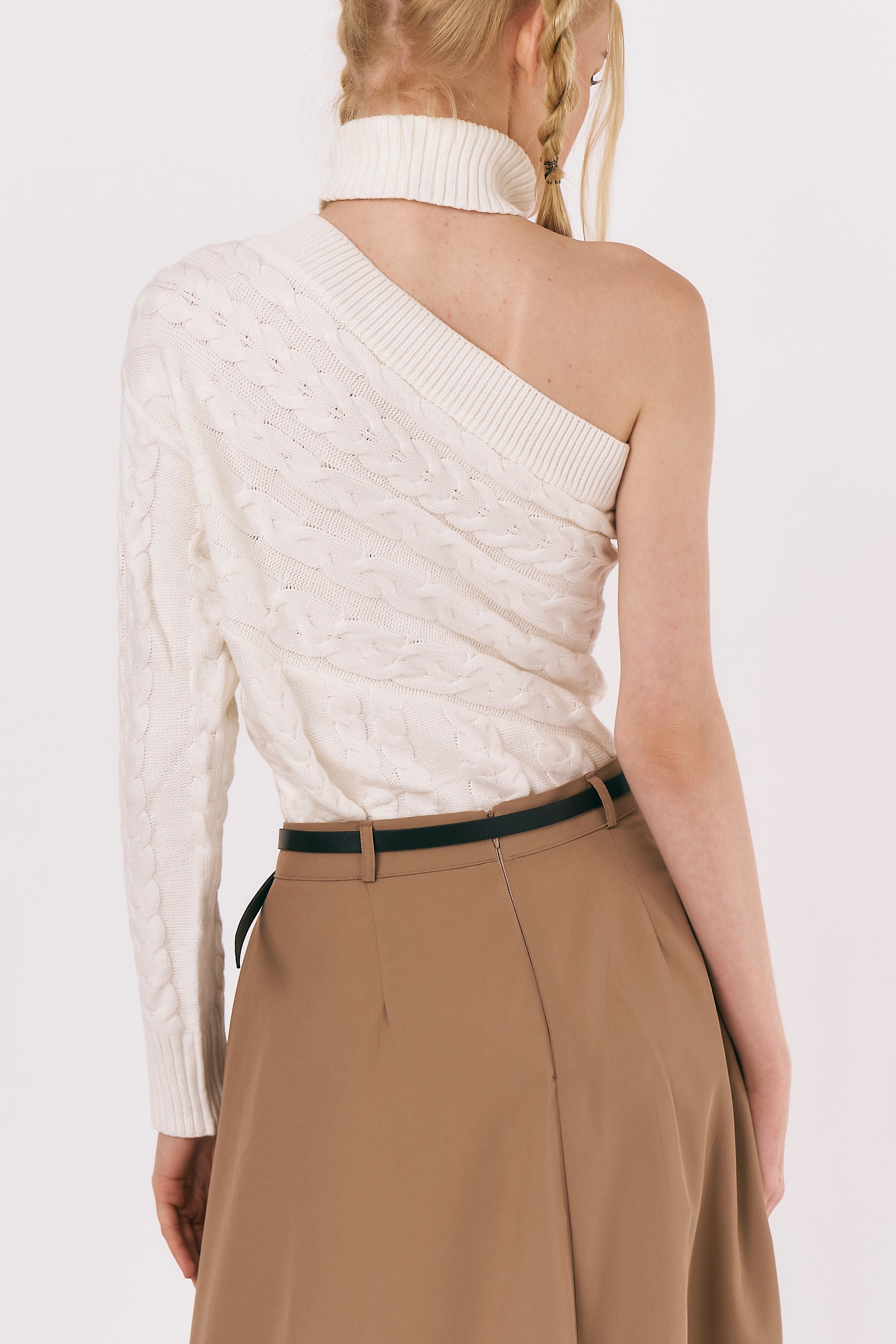 Lucia Oneshoulder Sweater Top